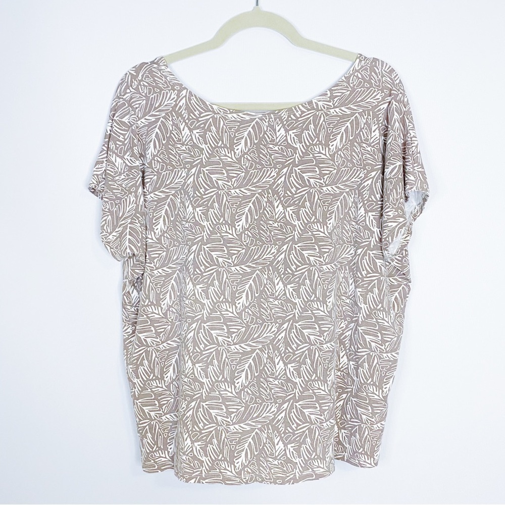 A-Line Hawaii - Leaf Print Top